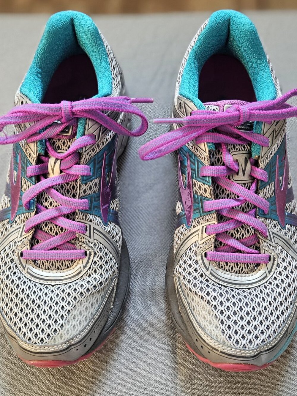 Brooks Adrenaline GTS 17 Women’s 8.5 Wide Running Shoes Pink Turquoise
